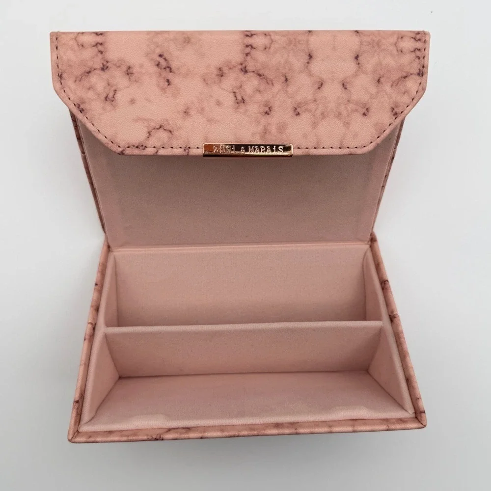 ZiGi & MARAiS compact marble